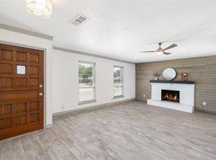 1911 Apollo Rd, Richardson, TX 75081