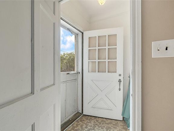 4th image of 18317 Hiller Ave