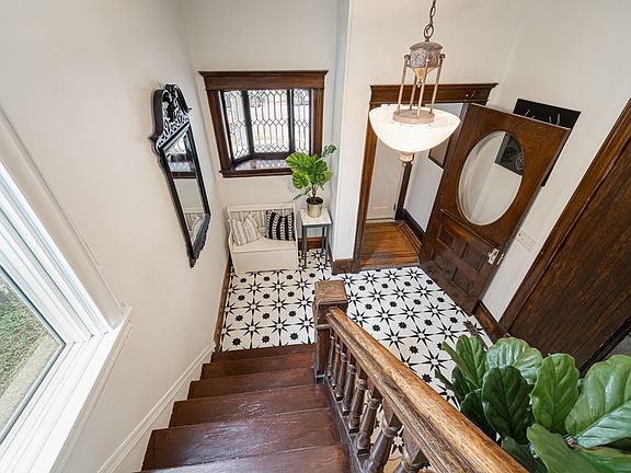 2nd image of 2701 Fremont Ave S #2