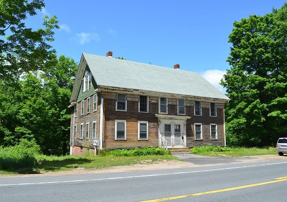 2nd image of 356 Main St