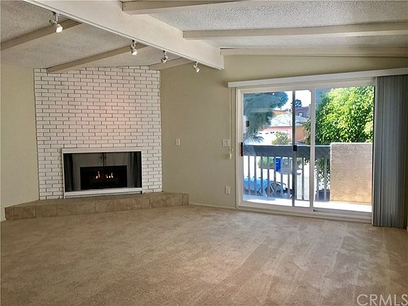 4th image of 1716 Wollacott St