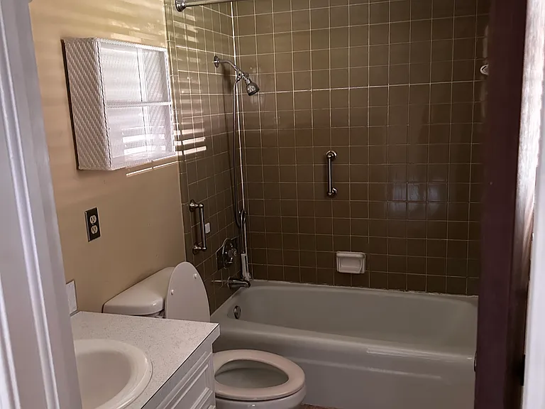 1812 S 5th Pl — Photo 8