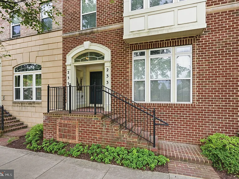 235 Community Center Ave #235 — Photo 2