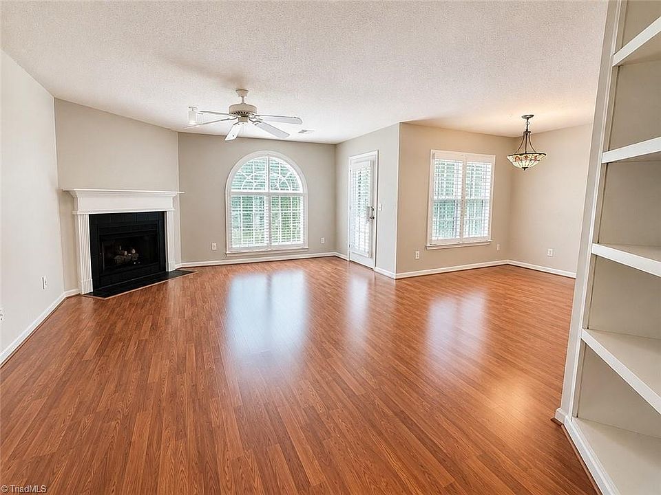 1st image of 122 Ivy Glen Ct