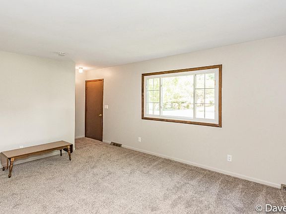 5th image of 5899 Glenbrook Ave SE