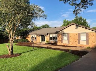 330 Conway Gardens Ct, Saint Louis, MO 63141