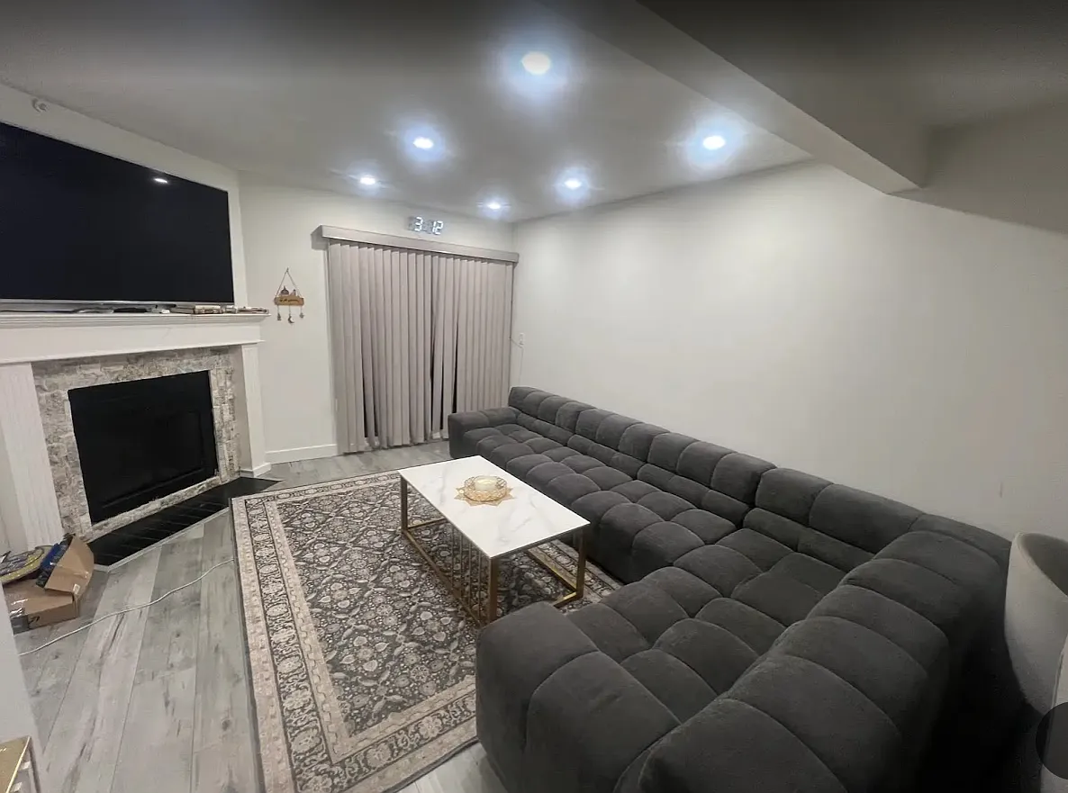 Building Photo - 32739 Fraser Cres #2