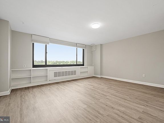 5th image of 1011 Arlington Blvd APT 228