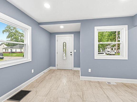 5th image of 3531 Winter St