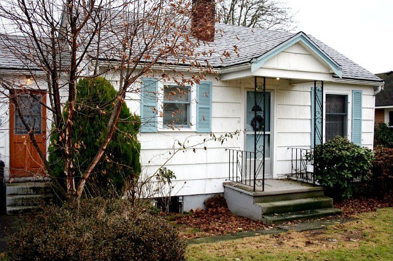 Charming Lynden Home with easy walk to town