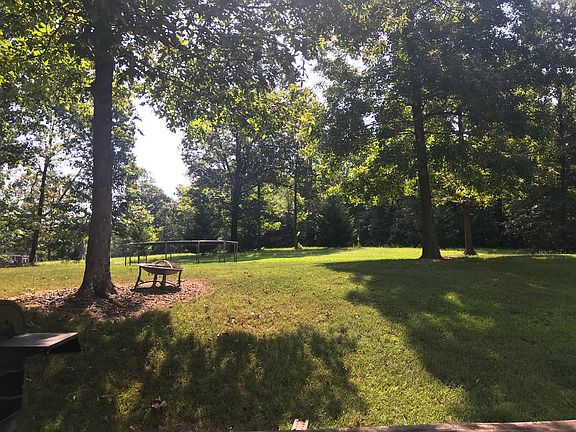 2nd image of 503 Farris Ln