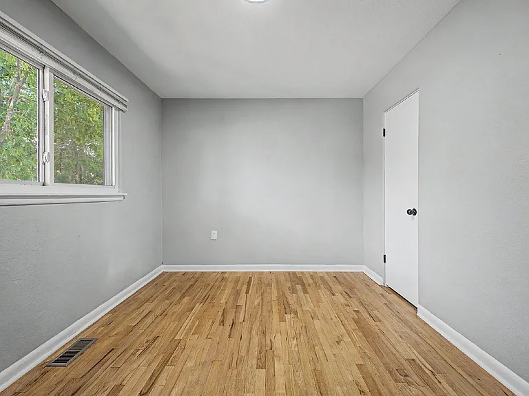 2910 S Delaware St — Photo 13