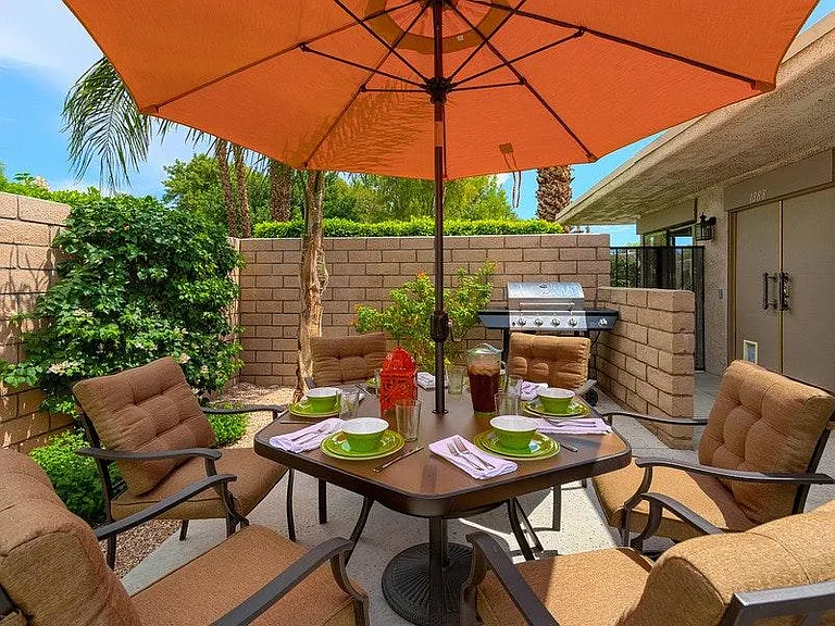 Patio/Courtyard