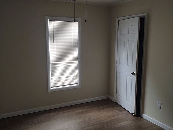 3rd image of 104 N Chester Ave