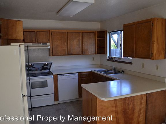 4th image of 1615 C St #3
