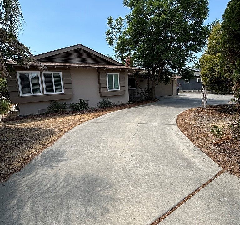 1st image of 40603 Poppy Dr