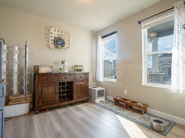 10477 Luneth Dr — Photo 3