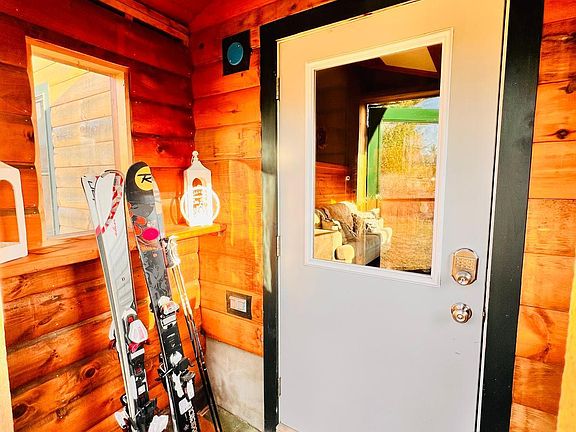 4th image of 97 Danielle Rd