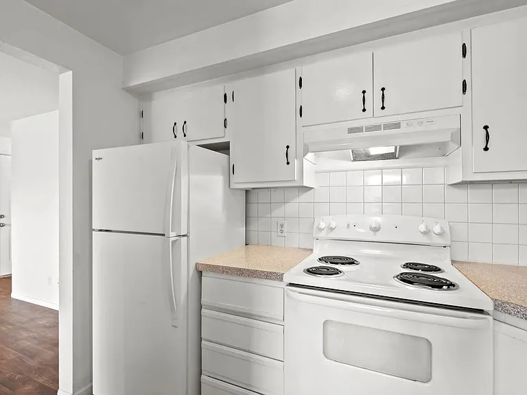 Park Ridge Apartments — Photo 75