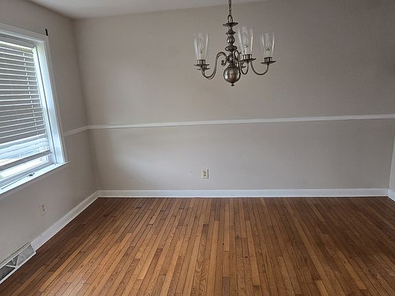 5th image of 1210 Whitfield Blvd