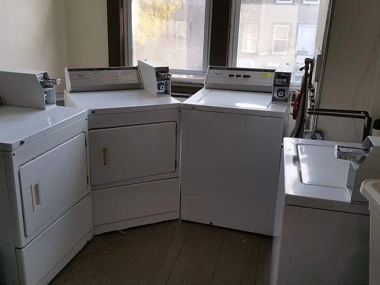 Common Area Onsite Laundry