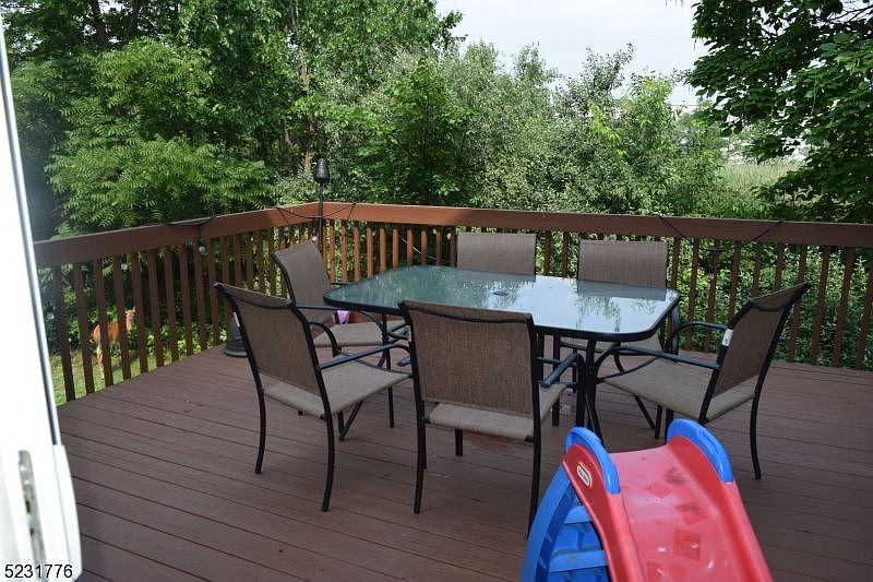 2nd image of 25 Gordon Cir