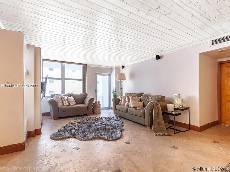 9225 Collins Ave #1006 — Photo 7