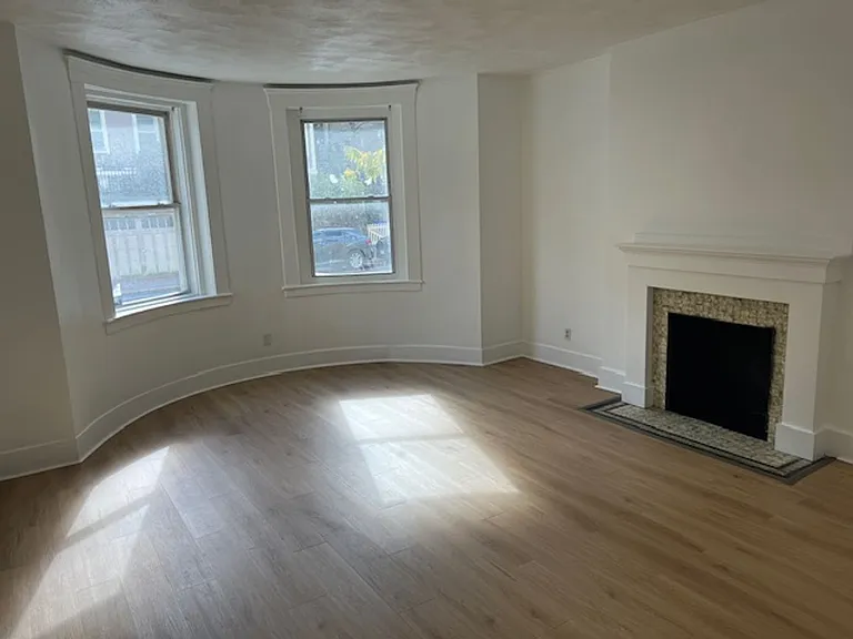 679 Washington St #11 — Photo 1