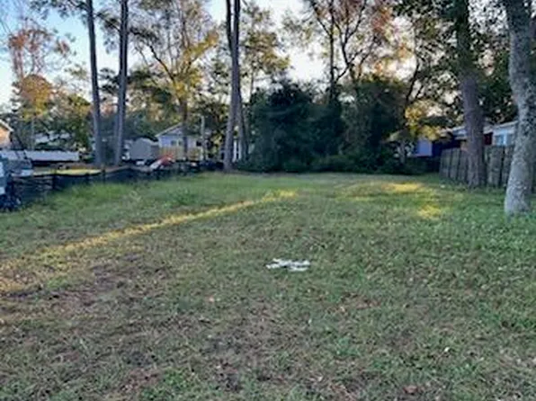 116 NE 75th Street, Oak Island, NC 28465