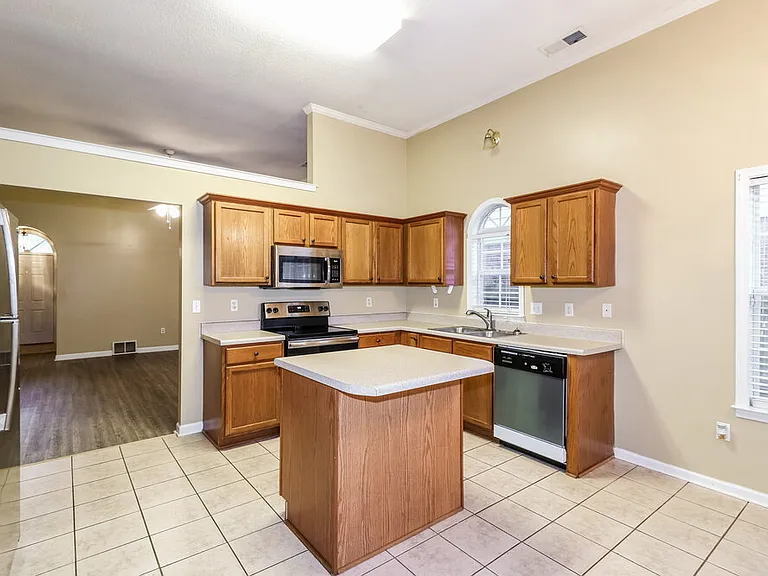 8691 Overcup Oaks Dr — Photo 10