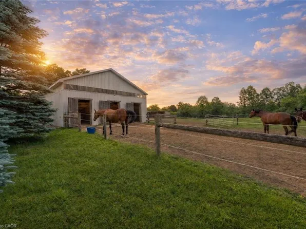 3988 State Highway 6, Puslinch, ON N0B 2J0