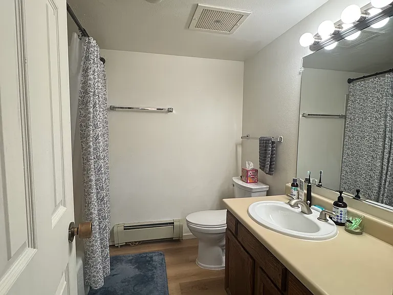 264 Eagle Dr #305 — Photo 5