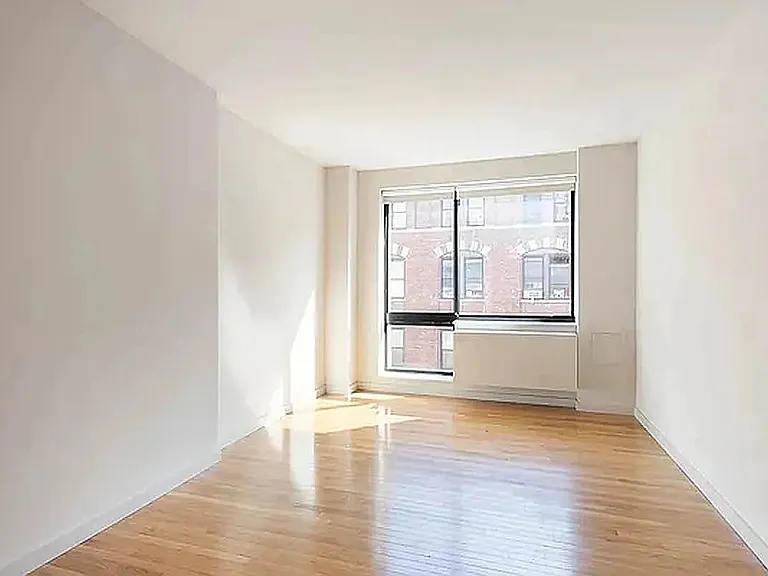537 W 27th St #2F — Photo 3