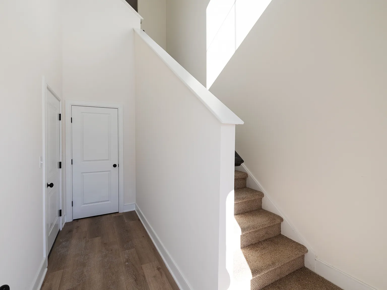 2 bed, 1100 sqft, $2,150 — Photo 2