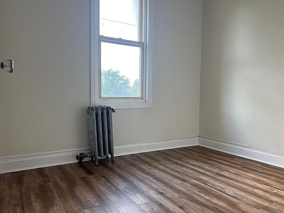 2nd image of 498 21st St #1