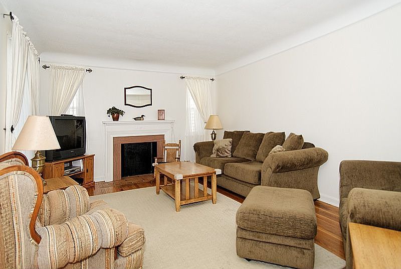 1st image of 7521 Renwood Dr