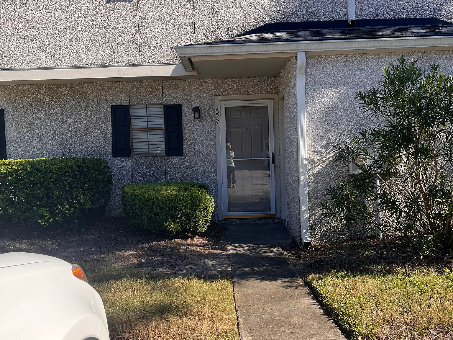 2 bed, 1.5 bath, 1050 sqft, $1,800 — Photo 2