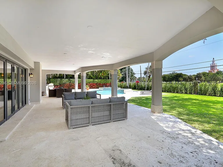 3425 Alhambra Cir — Photo 51