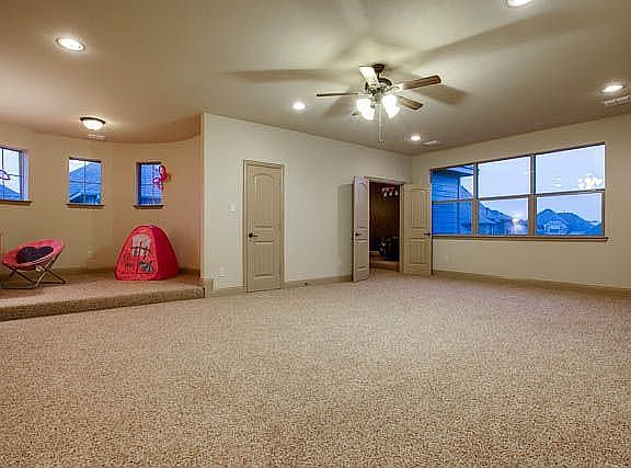 5th image of 541 Hampshire Dr