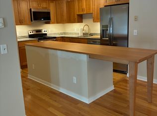 23 Randolph Pl APT 304, Northampton, MA 01060