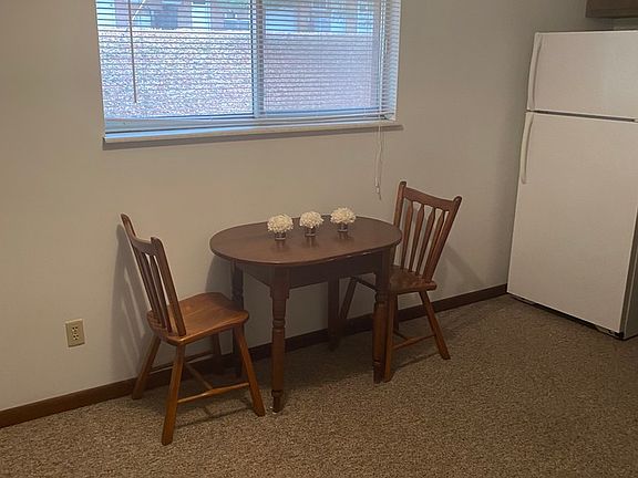 5th image of 400 Tracy Ln APT 8