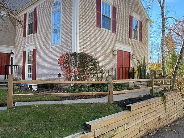 1439 Lantern Ln #1, Rochester Hills, MI 48306