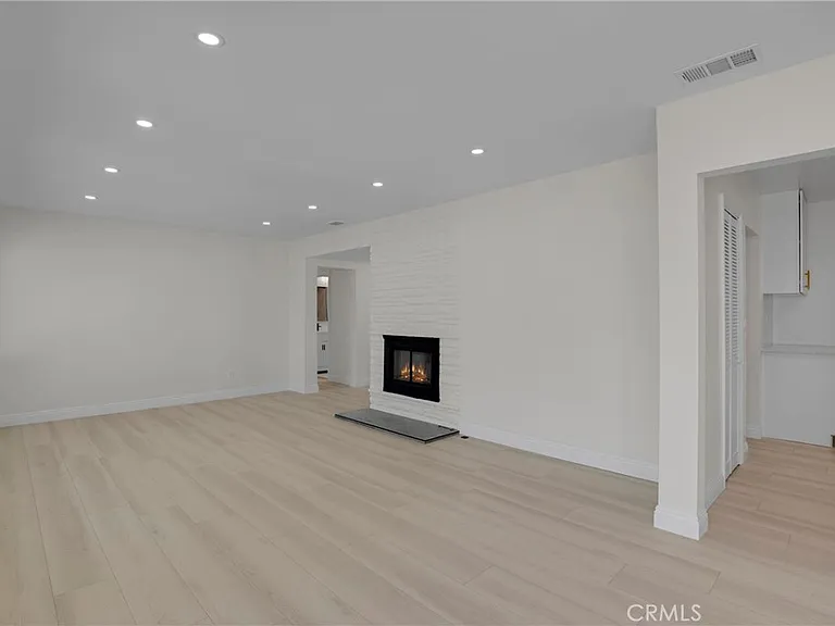 19649 Friar St — Photo 34