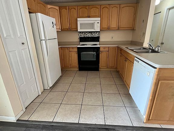 4th image of 213 McKay Dr APT L