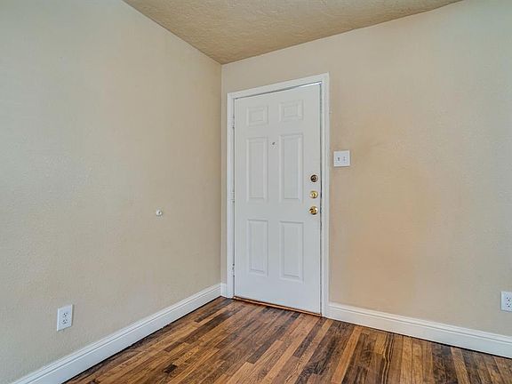 4th image of 672 Francine Dr