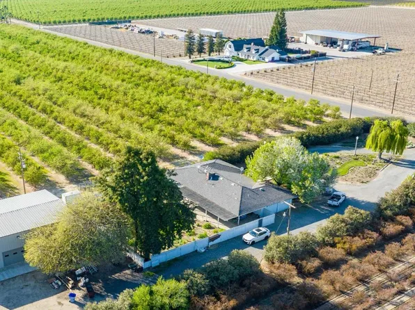 7669 E Conejo Ave, Selma, CA 93662