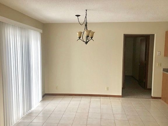 5th image of 2222 Melanie Ln