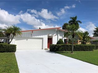 3913 Calliandra Dr, Sarasota, FL 34232