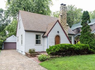 632 Illinois Ave, Elgin, IL 60120