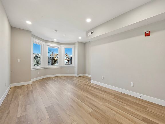 4th image of 6150 W Columbia Ave Floor 2